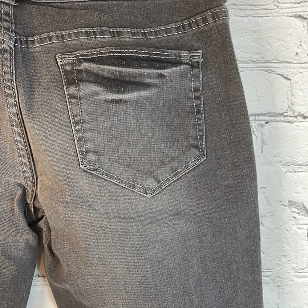 Mossimo Gray Slim Fit‎ Skinny Jeans, Slightly distressed size 7